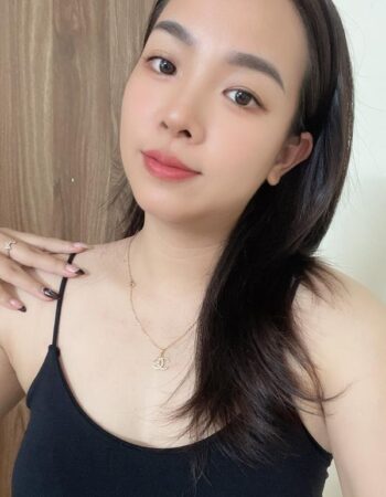 Airi Scarlet Awaits You for an Unforgettable Romantic Escape